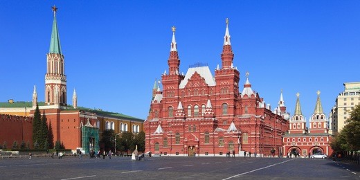 kremlin wall, kremlin and historical museum on red square, moscow