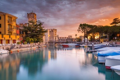 port on lake garda sirmione