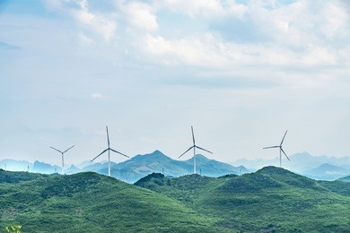 the sea dials high, the wind turbine production of green energy