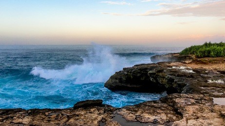 sunrise in devil's tear nusa lembongan 