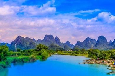 the beautiful scenery of lijiang river in guilin

