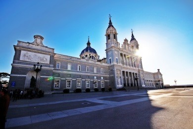 almudena cathedral (santa maria la real de la almudena), a roman catholic archdiocese of madrid, viewed from plaza de la armeria, madrid, spain