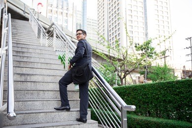 asian officer 