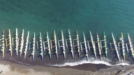 boat race, seen from the sky