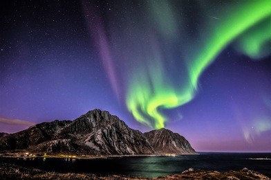 aurora borealis above ",nappstinden"