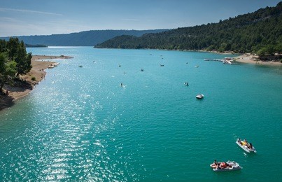 lac (lake) de sainte-croix  (sainte-croix-du-verdon) and grand canyon du verdon, provence, france
