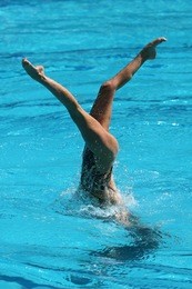 synchronized swimming during competition