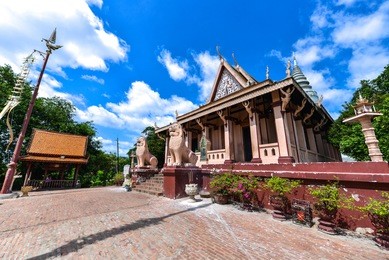 wat phnom is a buddhist temple located in phnom penh, cambodia. it is the tallest religious structure in the city.