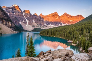 sunrise over moraine lake, banff national park, alberta, canada