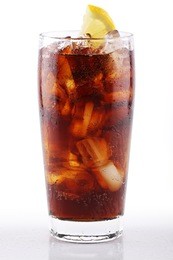 iced soda with lemon slice