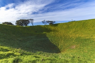 mt eden crater auckland city, new zealand