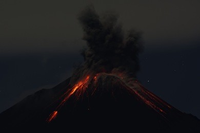 reventador volcano eruption - ecuador