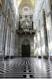 amiens gothic cathedral labyrinth