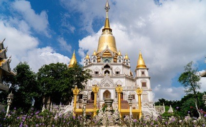 temple in vietnam
