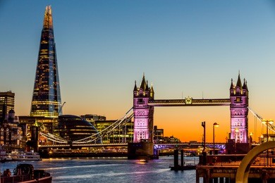 tower bridge in london at night
