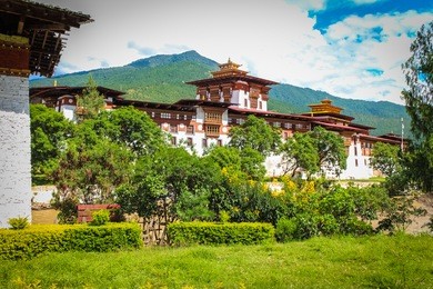 punakha dzong temple (pungthang dechen phodrang dzong - palace of great happiness), bhutan. punakha dzong located on the river bank of ancient capital of bhutan
