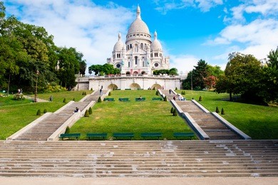 the basilica of the sacre coeur in the hill of montmartre in paris