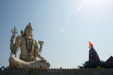 load shiva big statue