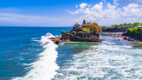 tanah lot - temple in the ocean. bali, indonesia.