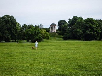 the english garden in munich bavaria, germany. the english garden(the englischer garten)is a large public park in the centre of munich,stretching from the city centre to the northeastern city limits.