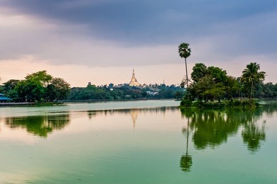 kandawgyi lake, yangon