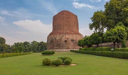 dhamekh stupa at sarnath, varanasi, india