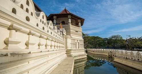 moat at temple of the sacred tooth relic (temple of the tooth, sri dalada maligawa) in kandy, sri lanka, asia