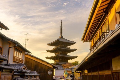 yasaka pagoda and sannen zaka street in the evening, kyoto, japan