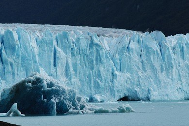 ice wall of the glacier in the glaciers national park in el calafate, patagonia argentina