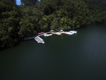 'tasik dayang bunting' or 'dayang bunting lake' is a famous place in langkawi island, kedah state, malaysia.