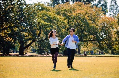middle age couple spending time together in tokyo on a sunny autumn day