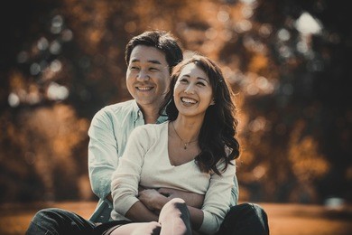 middle age couple spending time together in tokyo on a sunny autumn day