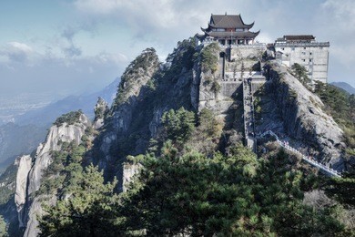 tiantai temple´s daxiong baodian, treasure hall of the great hero, at mount jiuhua, nine glorious mountains, one of the four sacred mountains of chinese buddhism, anhui province, china.