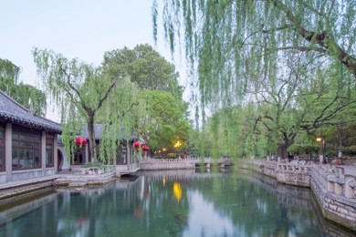 the baotu spring(or spouting spring) is a culturally significant artesian karst spring located in the city of jinan,shandong,china. 