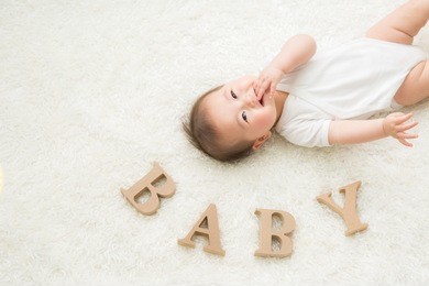 baby and letter