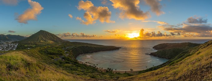 sunrise over hanauma bay in oahu, hawaii
