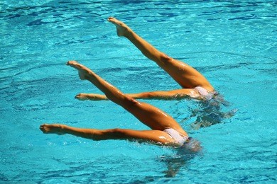 synchronized swimming duet during competition