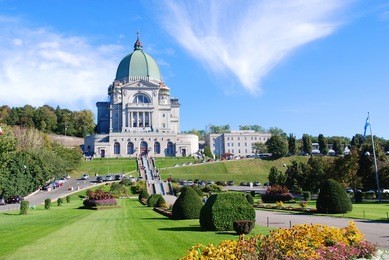 saint joseph's oratory of mount royal, (french: oratoire saint-joseph du mont-royal), is a roman catholic basilica on the west slope of mount royal in montreal, quebec, canada.
