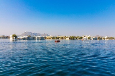 lake palace, udaipur, rajasthan, india, asia.