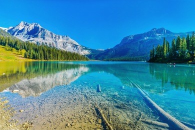 emerald lake,yoho national park in canada