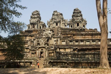 ta keo temple (10th century, never finished), new capital for jayavarman v, built entirely of sandstone, cambodia.