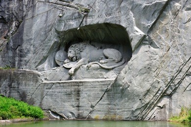 dying lion monument in lucerne, switzerland