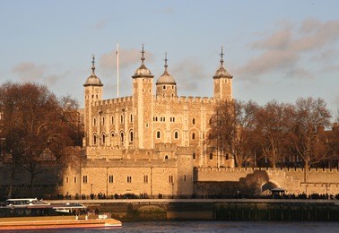 the tower of london in the evening sun