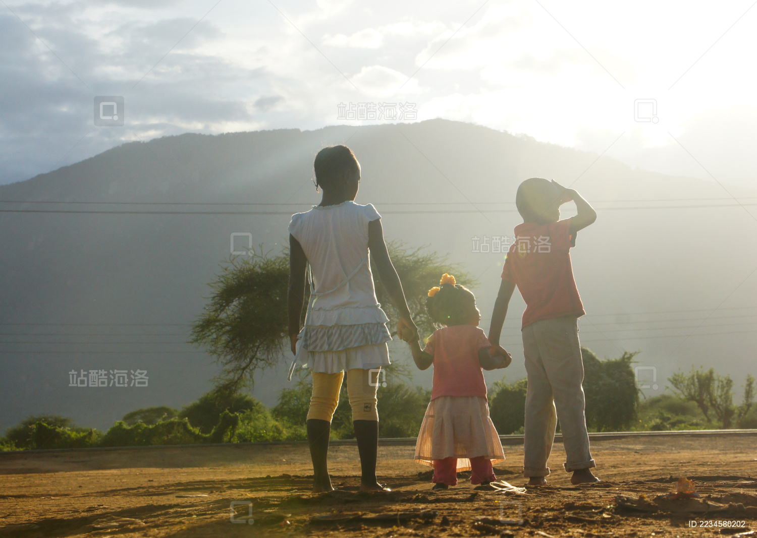 肯尼亚的孩子-一起去看山