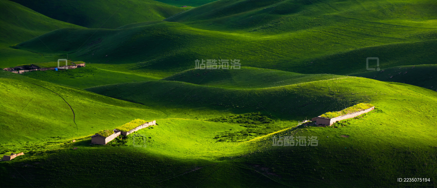 中国新疆琼库什台人体曲线