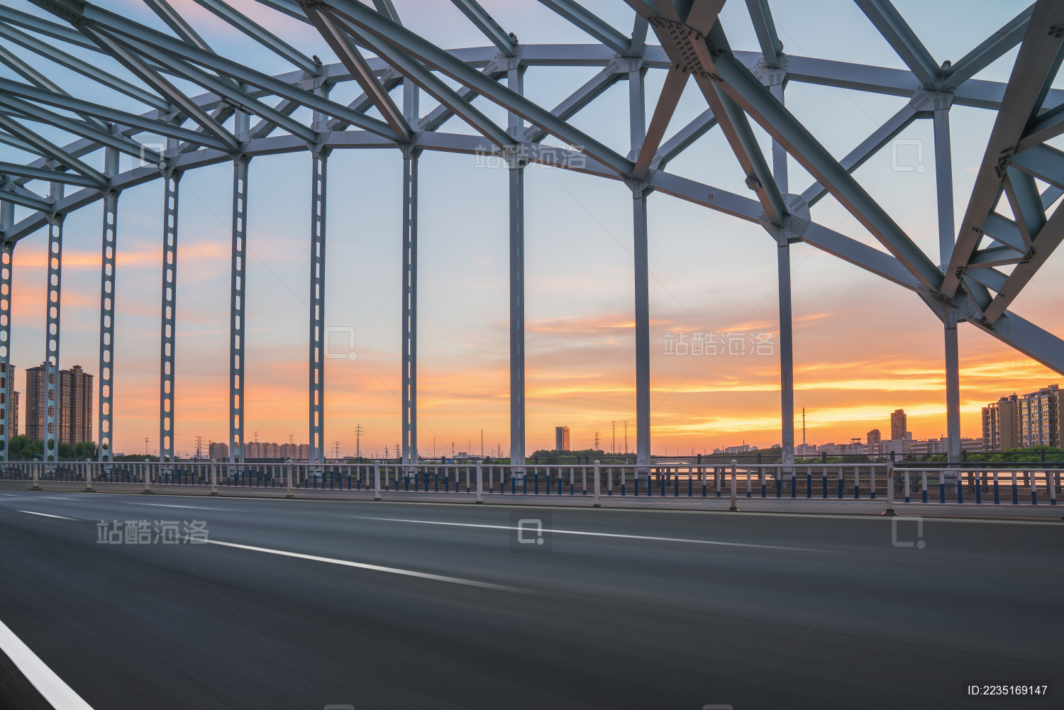 中国城市桥梁及交通路网建设