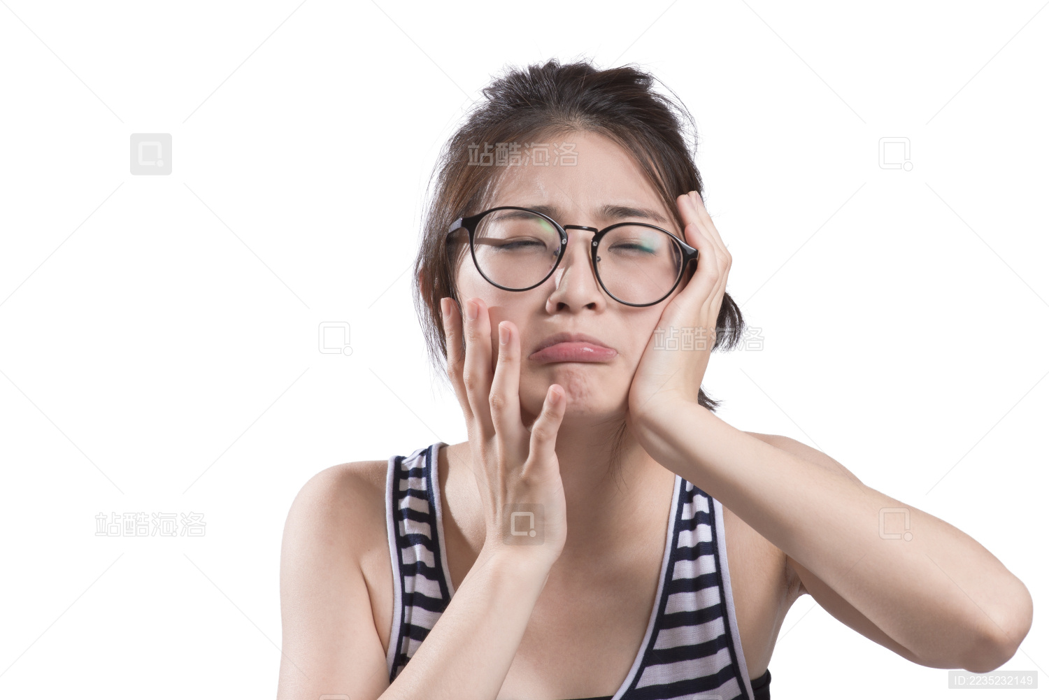 肖像的年轻女子吓坏了