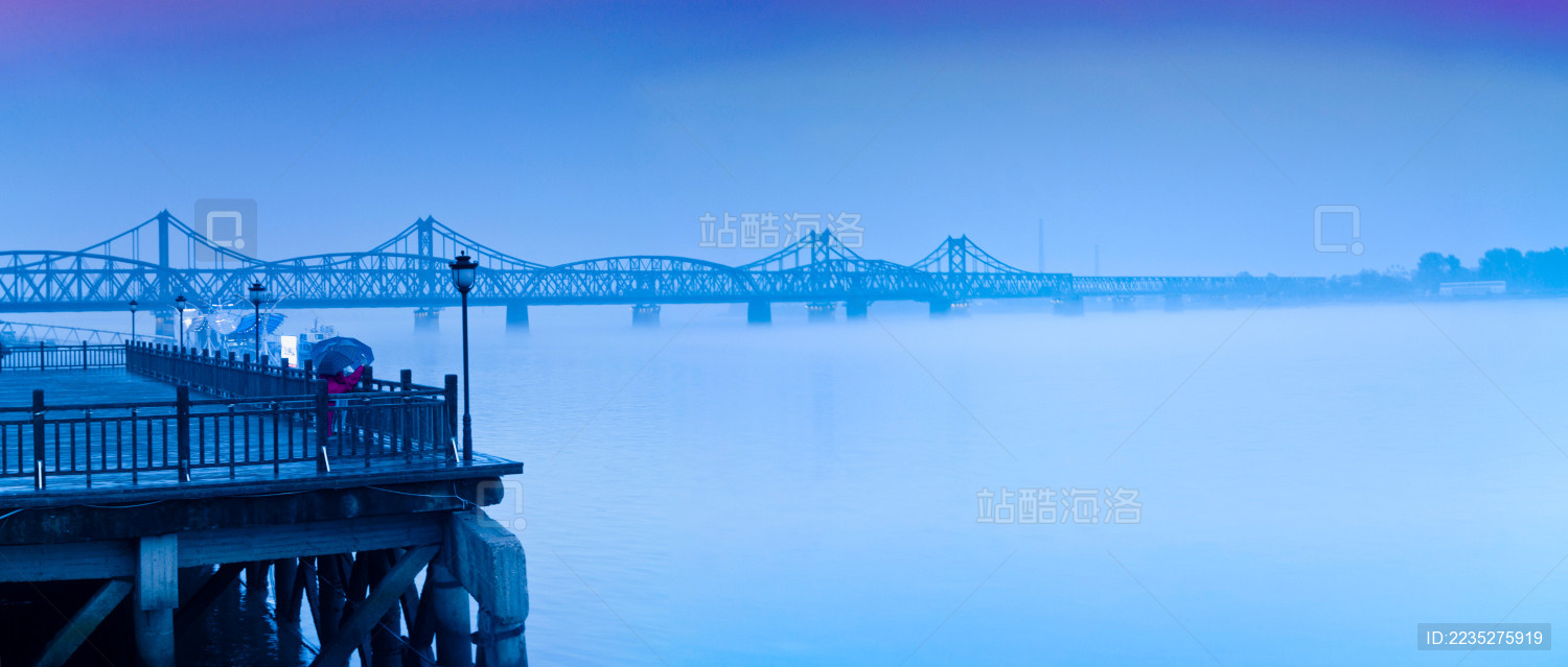 辽宁省丹东市鸭绿江大桥建筑景观