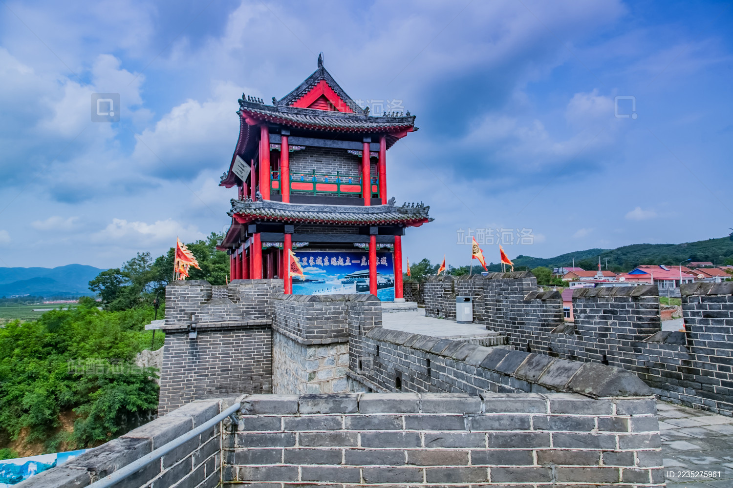 辽宁省丹东市虎山长城阁楼建筑景观