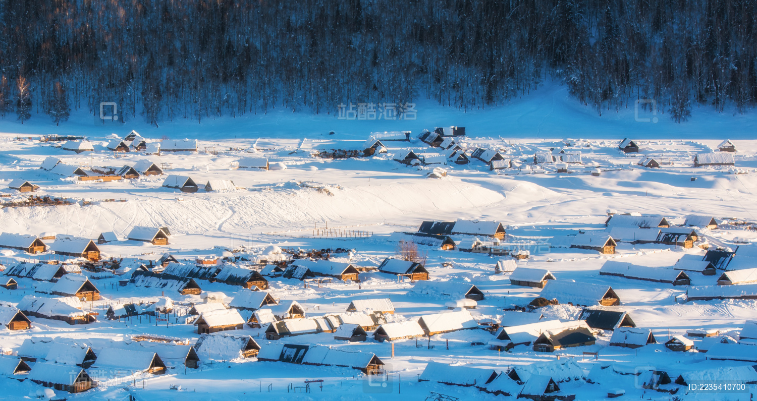 新疆禾木村黄昏
